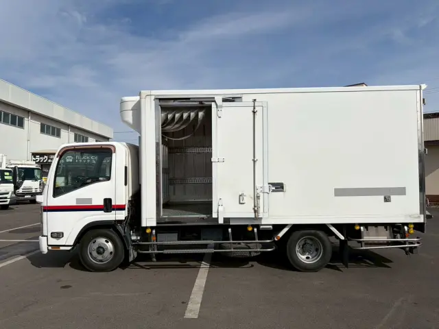 いすゞ エルフ TPG-NPR85AN(2WD)の写真7