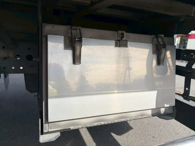 いすゞ エルフ TPG-NPR85AN(2WD)の写真24