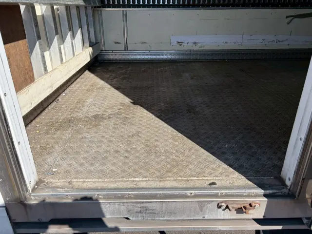 いすゞ エルフ TKG-NPR85AN(2WD)の写真9