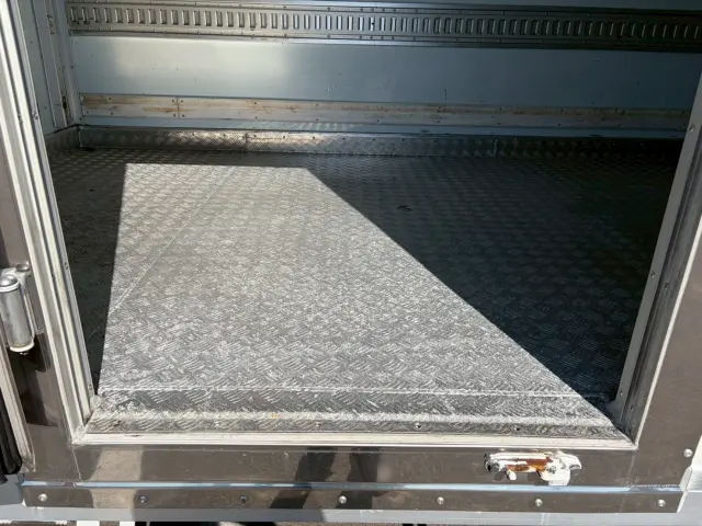 日野 デュトロ TKG-XZU710M(2WD)の写真9