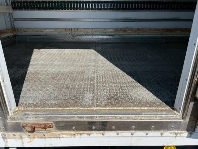 三菱 キャンター TKG-FEB90(2WD)の写真9