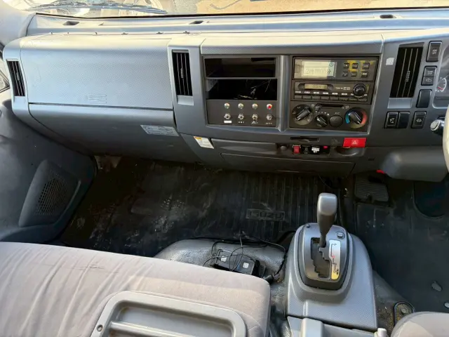 いすゞ エルフ TKG-NPR85AN(2WD)の写真40