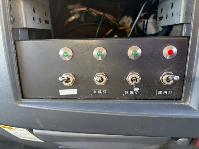 いすゞ エルフ TKG-NPR85AN(2WD)の写真42