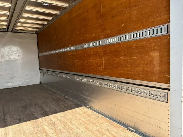 いすゞ フォワード TKG-FRR90S2(2WD)の写真15