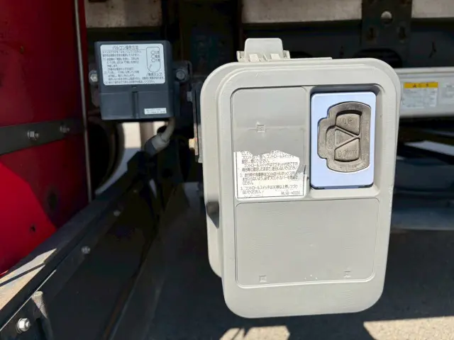 いすゞ フォワード TKG-FRR90S2(2WD)の写真23