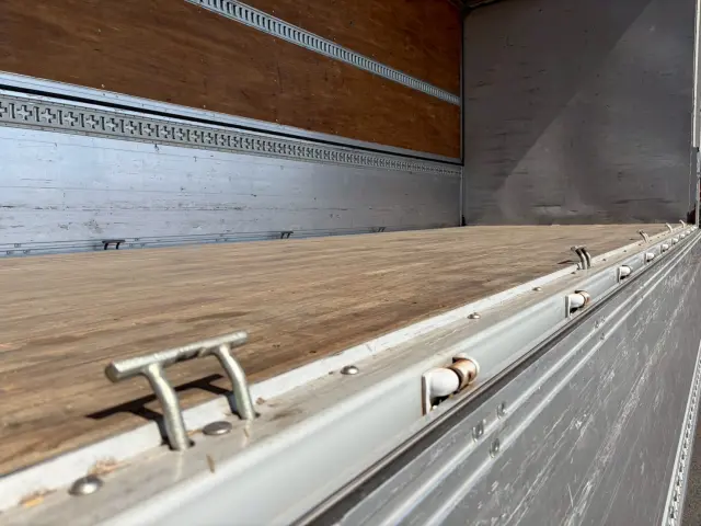 いすゞ フォワード TKG-FRR90S2(2WD)の写真35