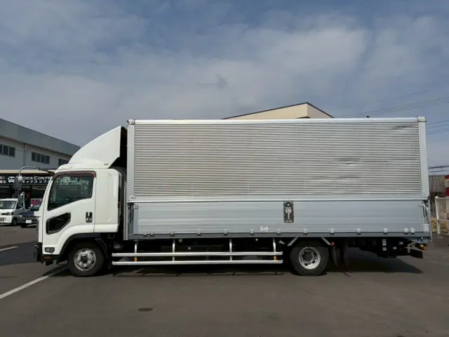 いすゞ フォワード TKG-FRR90T2(2WD)の写真6