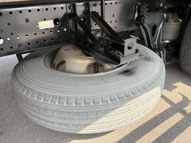 いすゞ フォワード TKG-FRR90T2(2WD)の写真17