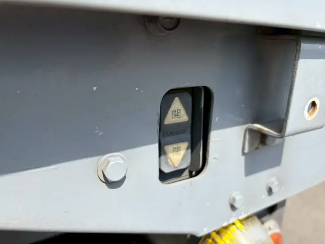 いすゞ フォワード TKG-FRR90T2(2WD)の写真21