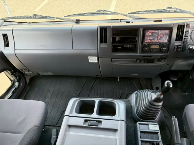 いすゞ フォワード TKG-FRR90T2(2WD)の写真40