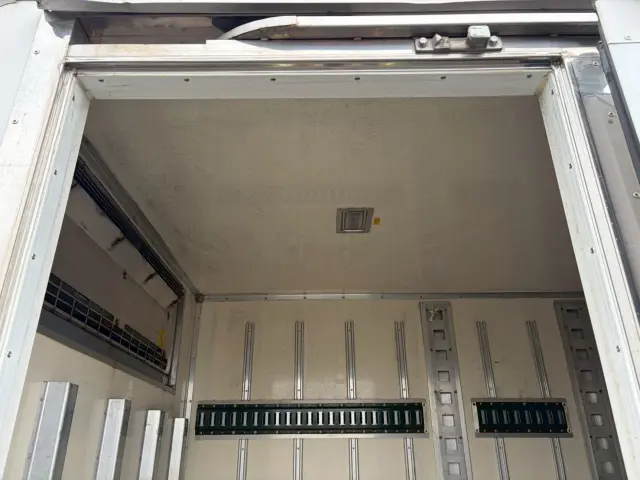 いすゞ エルフ TKG-NLR85AN(2WD)の写真8