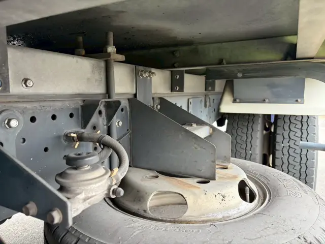 いすゞ エルフ TKG-NLR85AN(2WD)の写真17