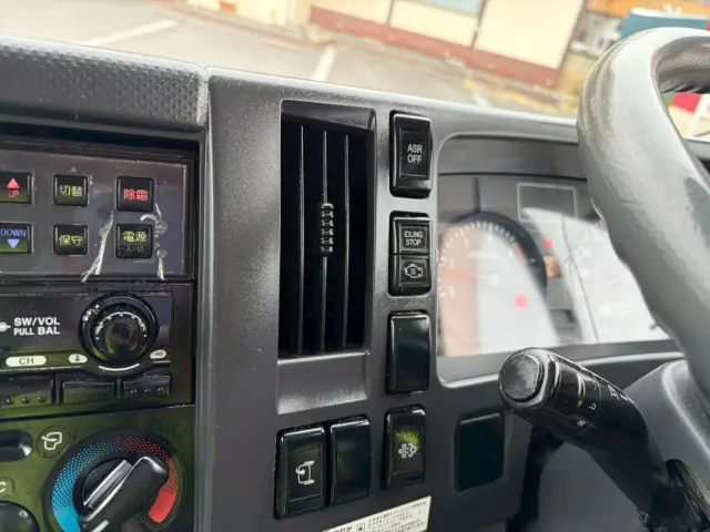 いすゞ エルフ TKG-NLR85AN(2WD)の写真45