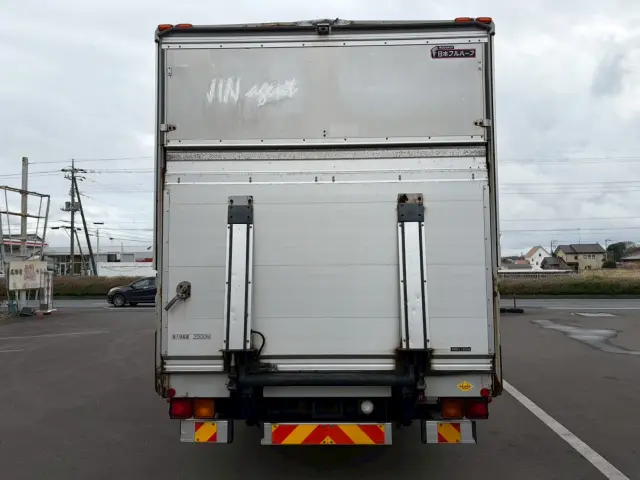 いすゞ フォワード TKG-FRR90T2(2WD)の写真9