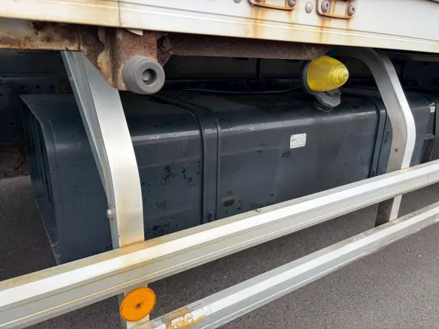 いすゞ フォワード TKG-FRR90T2(2WD)の写真15