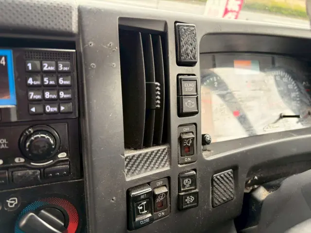 いすゞ フォワード TKG-FRR90T2(2WD)の写真44