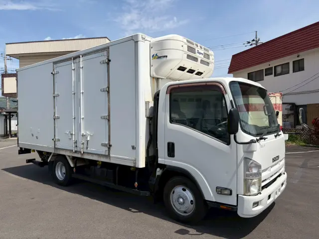 いすゞ エルフ BKG-NPR85AN(2WD)の写真4