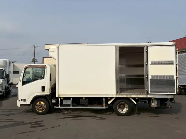 いすゞ エルフ BKG-NPR85AN(2WD)の写真7