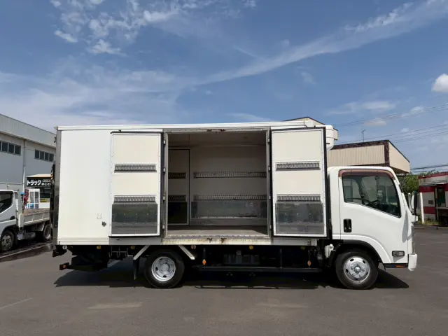 いすゞ エルフ BKG-NPR85AN(2WD)の写真10