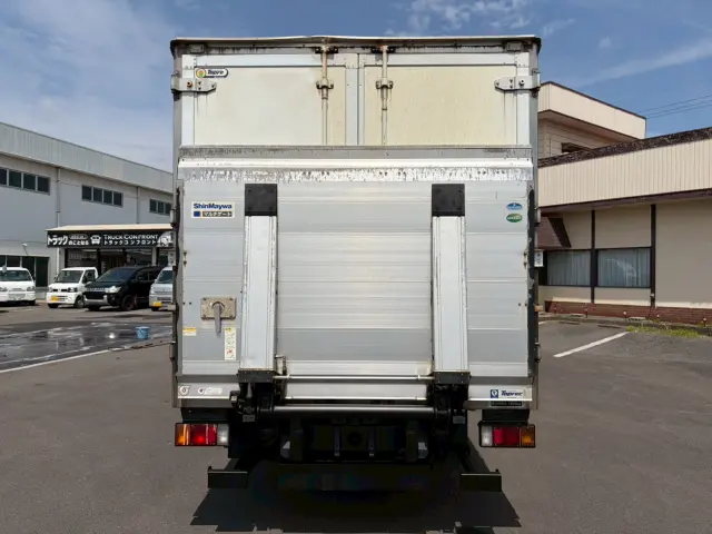 いすゞ エルフ BKG-NPR85AN(2WD)の写真13