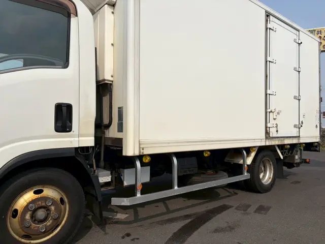 いすゞ エルフ BKG-NPR85AN(2WD)の写真19