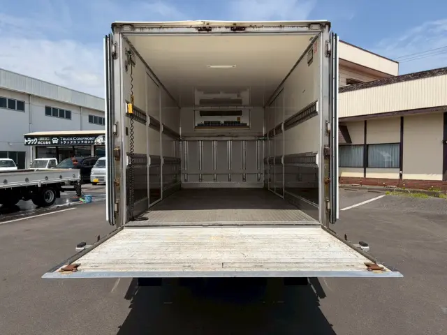 いすゞ エルフ BKG-NPR85AN(2WD)の写真21
