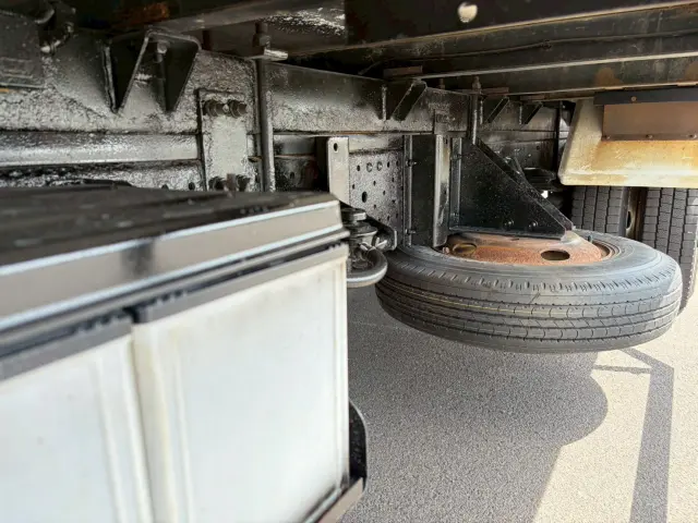 いすゞ エルフ BKG-NPR85AN(2WD)の写真25