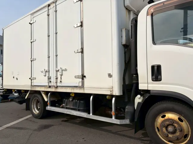 いすゞ エルフ BKG-NPR85AN(2WD)の写真28