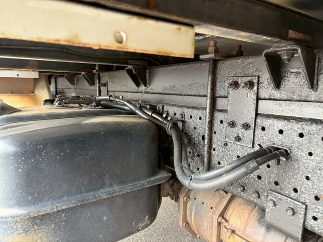 いすゞ エルフ BKG-NPR85AN(2WD)の写真29