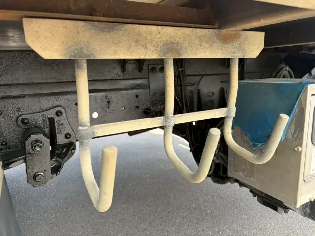 いすゞ エルフ BKG-NPR85AN(2WD)の写真30
