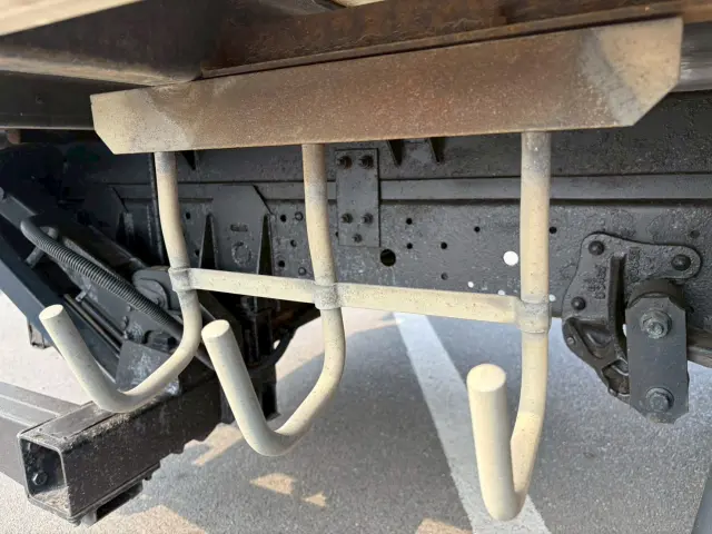 いすゞ エルフ BKG-NPR85AN(2WD)の写真33