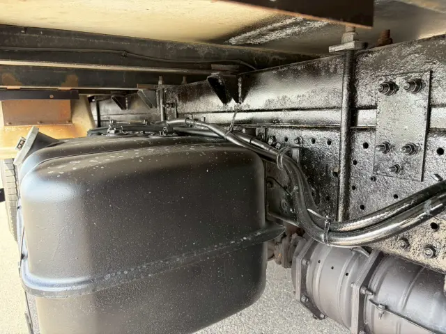 いすゞ エルフ BKG-NPR85AN(2WD)の写真33