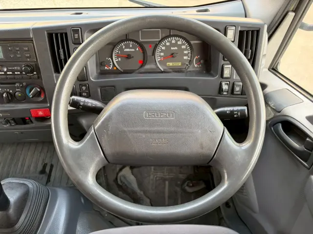 いすゞ エルフ BKG-NPR85AN(2WD)の写真42