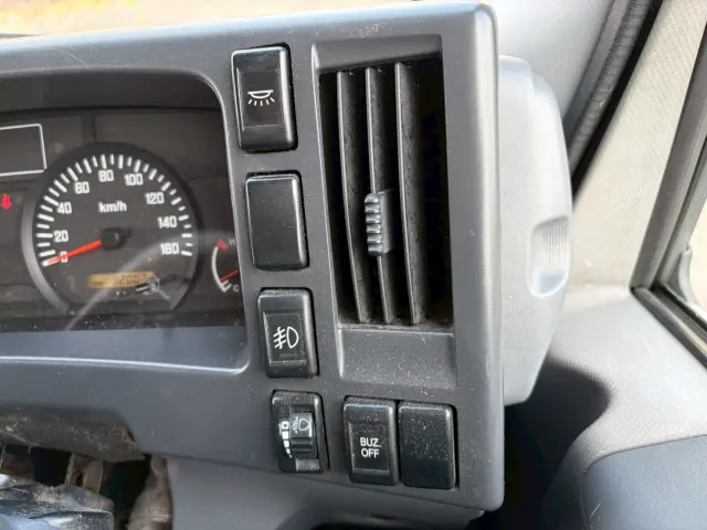 いすゞ エルフ BKG-NPR85AN(2WD)の写真48