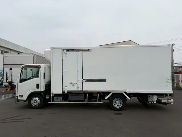 いすゞ エルフ TRG-NPR85AN(2WD)の写真5