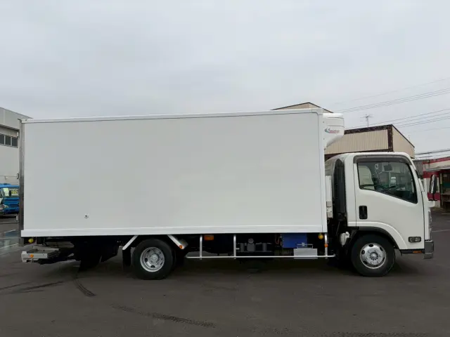 いすゞ エルフ TRG-NPR85AN(2WD)の写真9