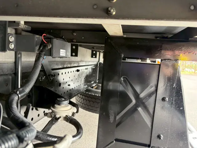 いすゞ エルフ TRG-NPR85AN(2WD)の写真17