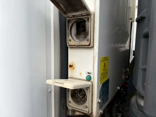 いすゞ エルフ TRG-NPR85AN(2WD)の写真32