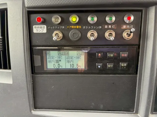 いすゞ エルフ TRG-NPR85AN(2WD)の写真45