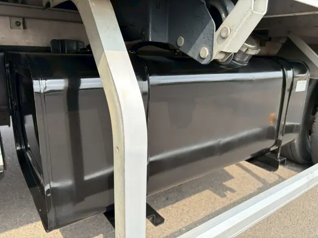 UD コンドル TKG-MK38C(2WD)の写真18