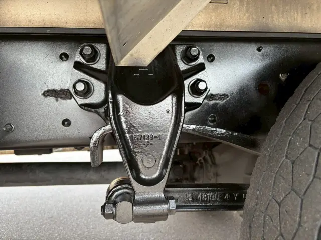 UD コンドル TKG-MK38C(2WD)の写真19