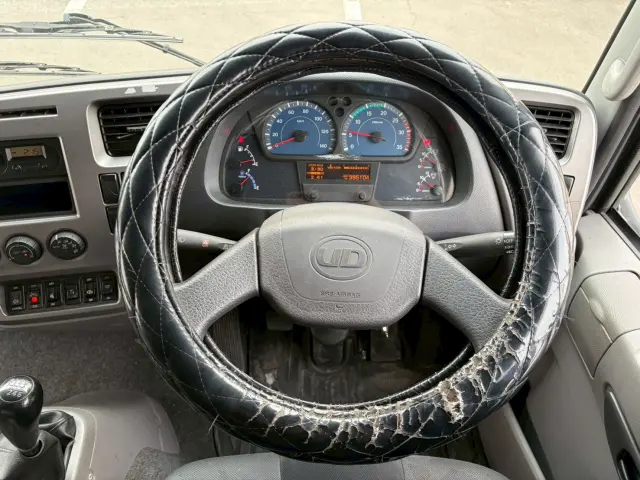 UD コンドル TKG-MK38C(2WD)の写真44