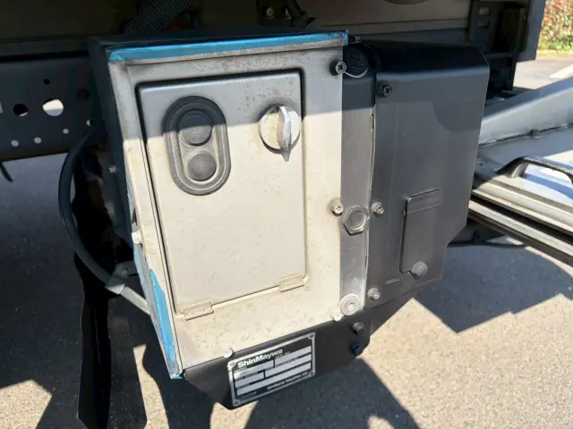 いすゞ エルフ TPG-NPR85AN(2WD)の写真23