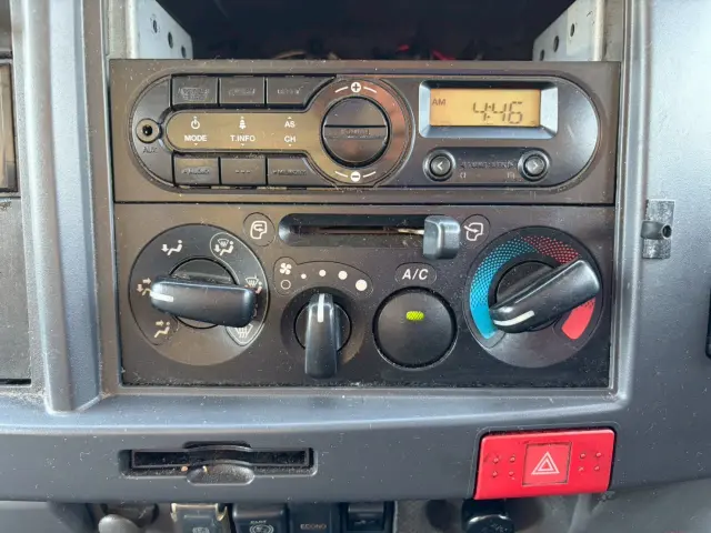 いすゞ エルフ TPG-NPR85AN(2WD)の写真43