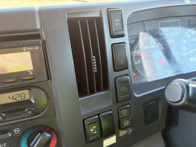 いすゞ エルフ TPG-NPR85AN(2WD)の写真46
