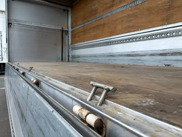 日野 レンジャー TKG-FD9JLAA(2WD)の写真36