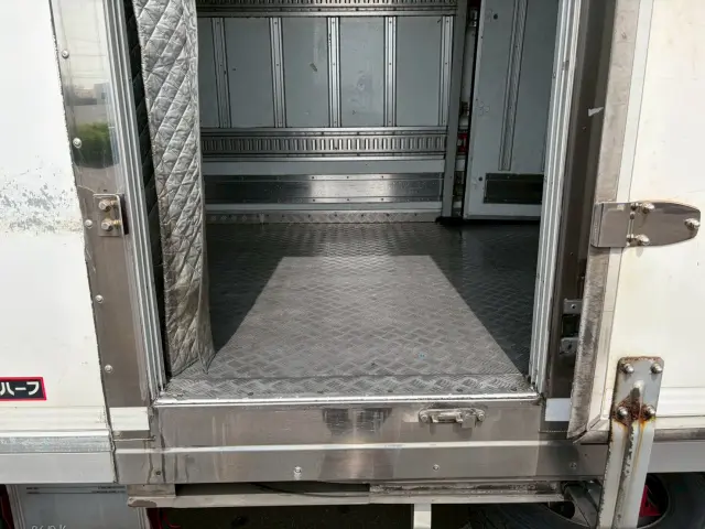 いすゞ エルフ TPG-NPR85N(2WD)の写真9