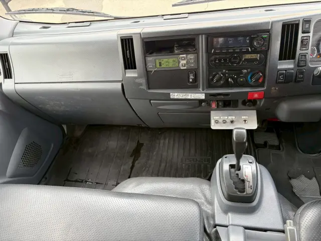 いすゞ エルフ TPG-NPR85N(2WD)の写真43