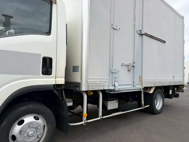 いすゞ エルフ TDG-NPS85AN(4WD)の写真14