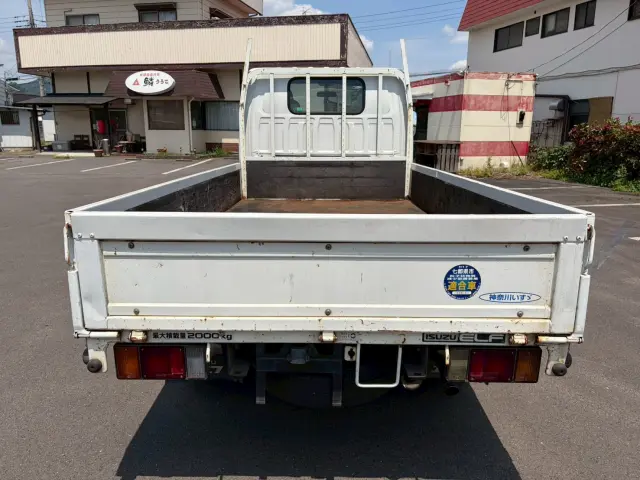 いすゞ エルフ KR-NKR81EA(2WD)の写真9